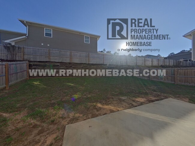 Building Photo - Spacious 5-Bedroom Home with Privacy Fence...