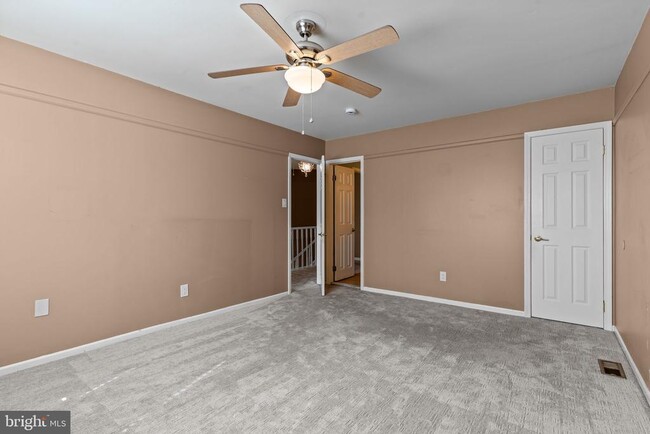 Building Photo - 3 Hillcroft Way