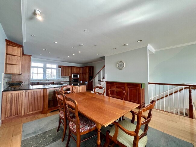 Building Photo - 4 Island Ave