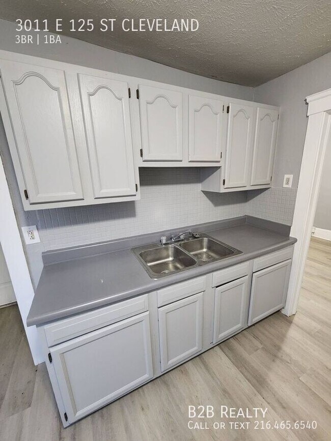 Building Photo - 3011 E 125th St