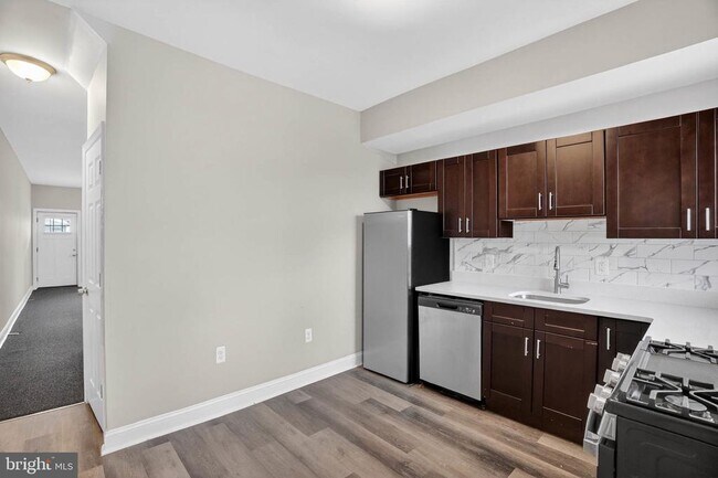 Building Photo - 2942 Arunah Ave