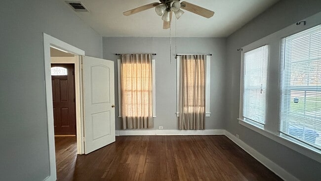 Building Photo - Highland Park 2/1 Home Ready for Move-In