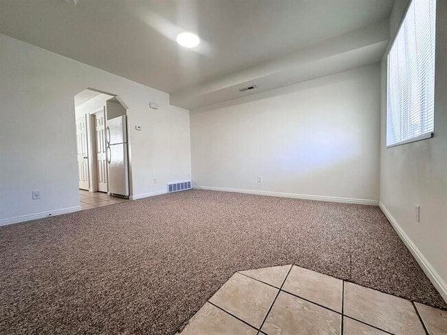 Building Photo - 525 W 350 N