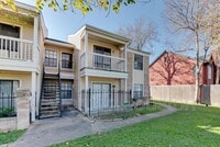 Building Photo - 2750 Holly Hall St