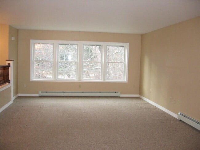 Building Photo - 6 Hide-A-Way