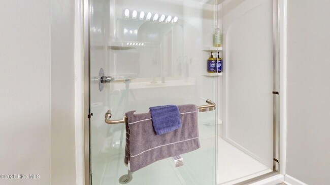 Building Photo - 704 Dover St