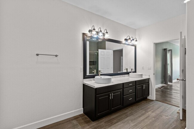 Building Photo - Beautiful Aspen Shores Home – 3 Bed, 1.75 ...