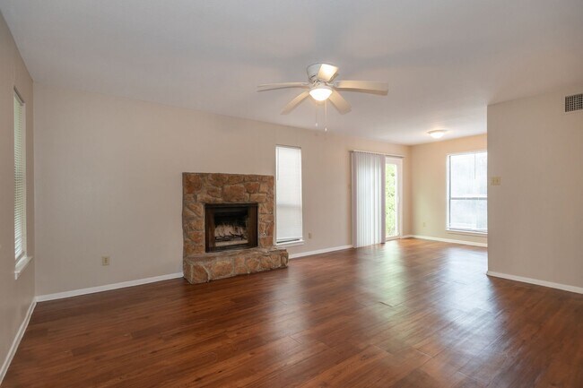Building Photo - 6723 Lancret Hill Dr