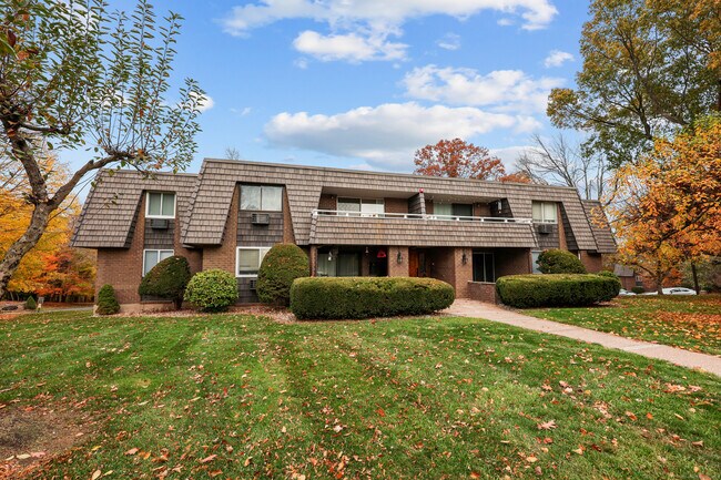 Building Photo - 60 Rambling Brook Ln