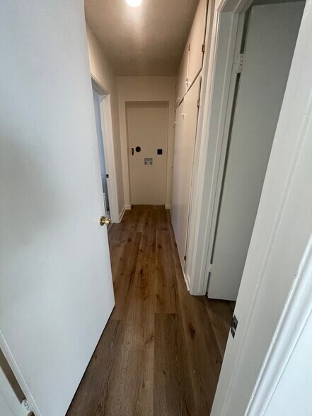 Building Photo - 1631 Del Amo Blvd