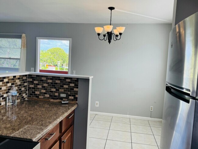 Building Photo - 151 Brighton Dr