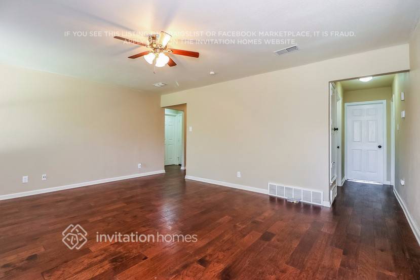 Building Photo - 7533 Clover Ln