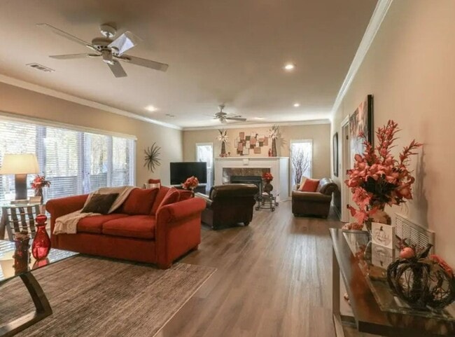 Building Photo - 3 Bed / 4.5 Bath - 3902 sq. feet!