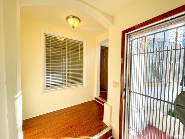 Building Photo - 2 Brighton Ave