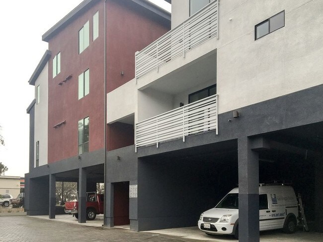 Building Photo - 6619 Linda Vista Rd