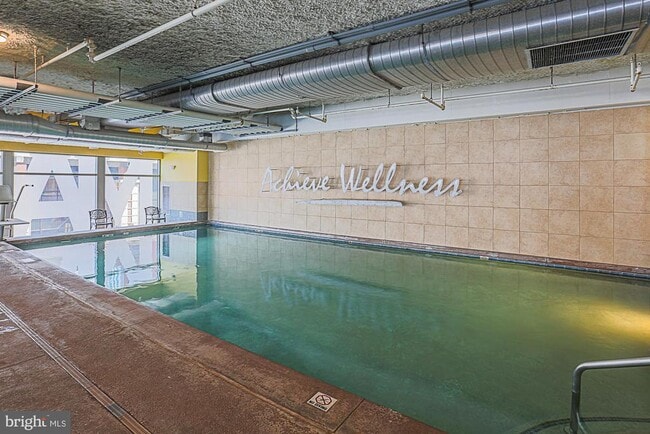 Building Photo - 675 S President St