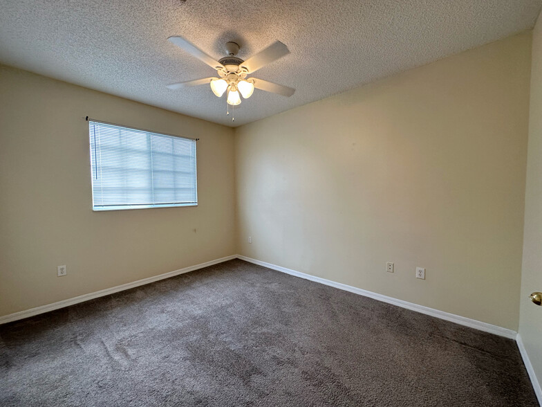 Primary Bedroom Suite - 5681 Bentgrass Dr