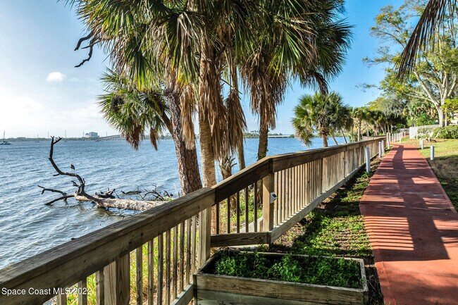 Building Photo - 225 S Tropical Trail