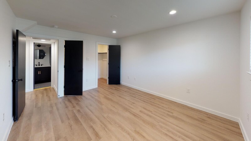 Building Photo - 5103 Live Oak St