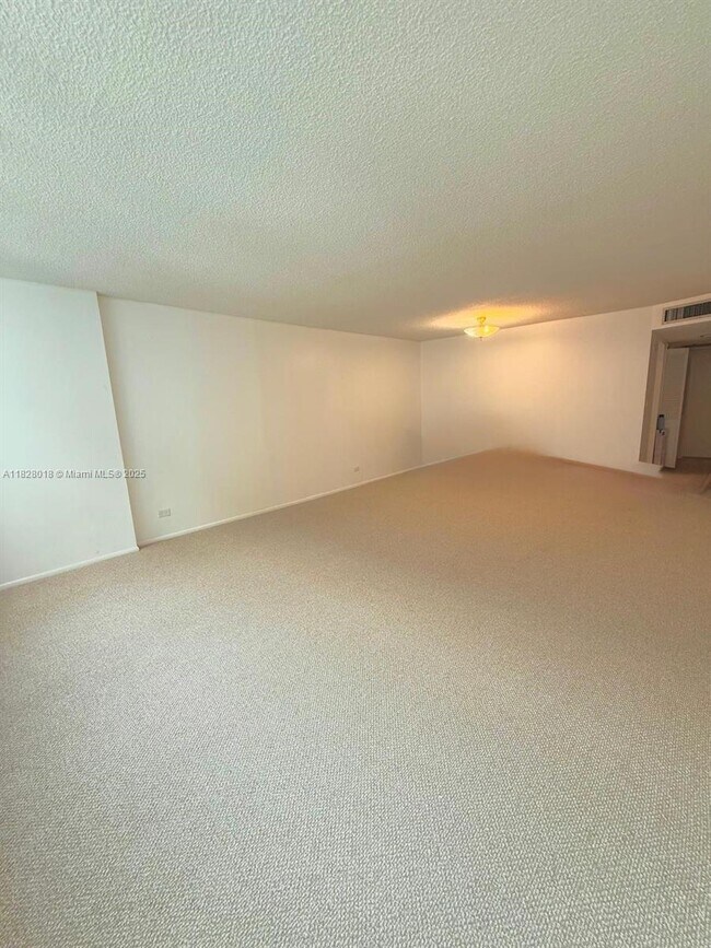 Building Photo - 6039 Collins Ave