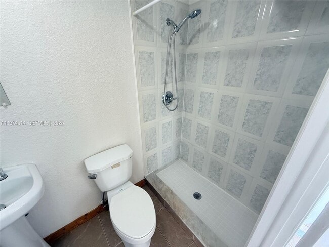 Building Photo - 1612 NE 169th St