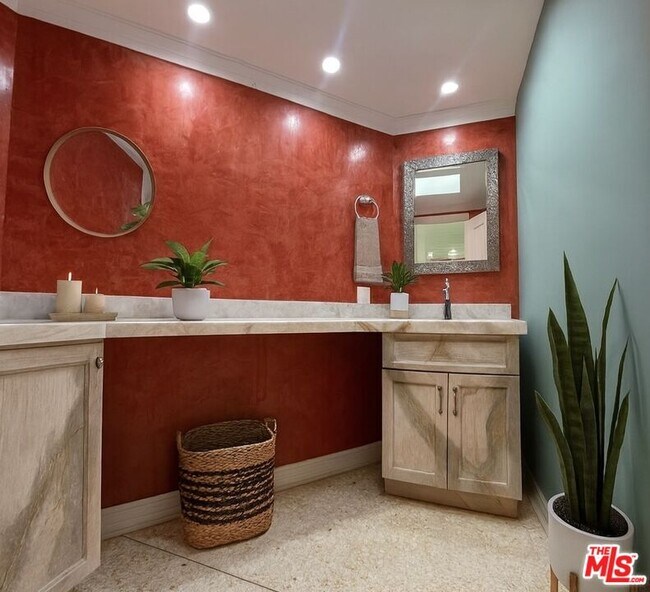 Building Photo - 1743 Stone Canyon Rd