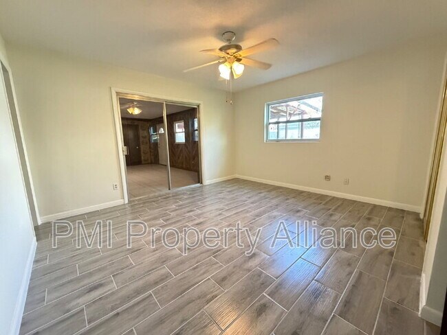 Building Photo - 1527 Leeway Ave