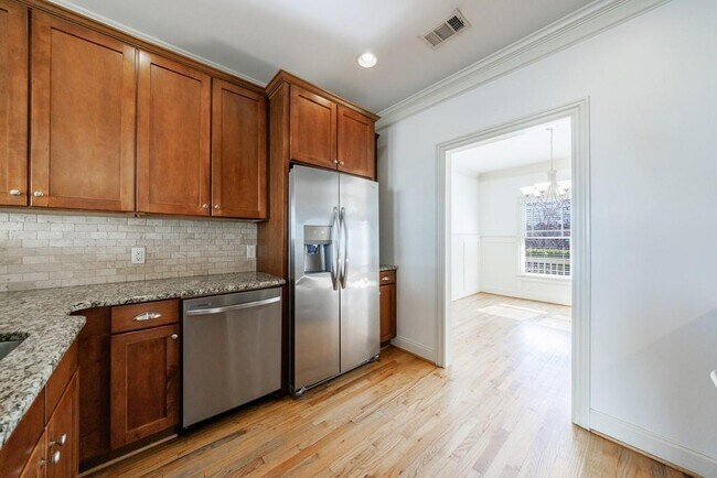Building Photo - 970 Samples Ln NW