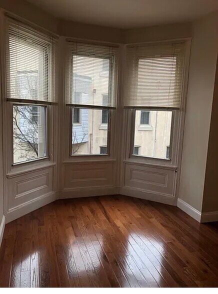 Building Photo - 2518 Poplar St