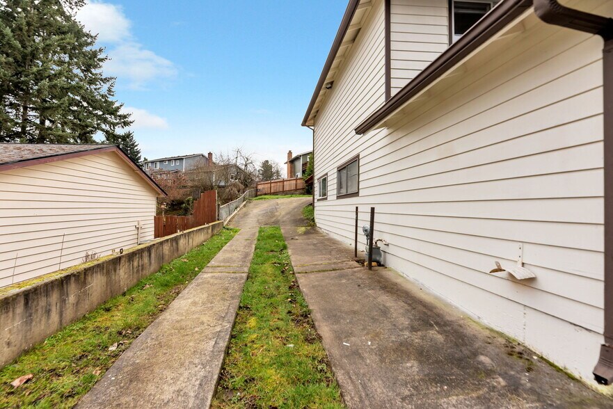 Building Photo - 26250 39th Pl S