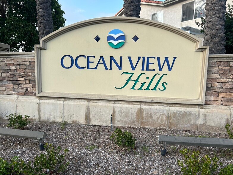 Building Photo - 521 Island Breeze Ln