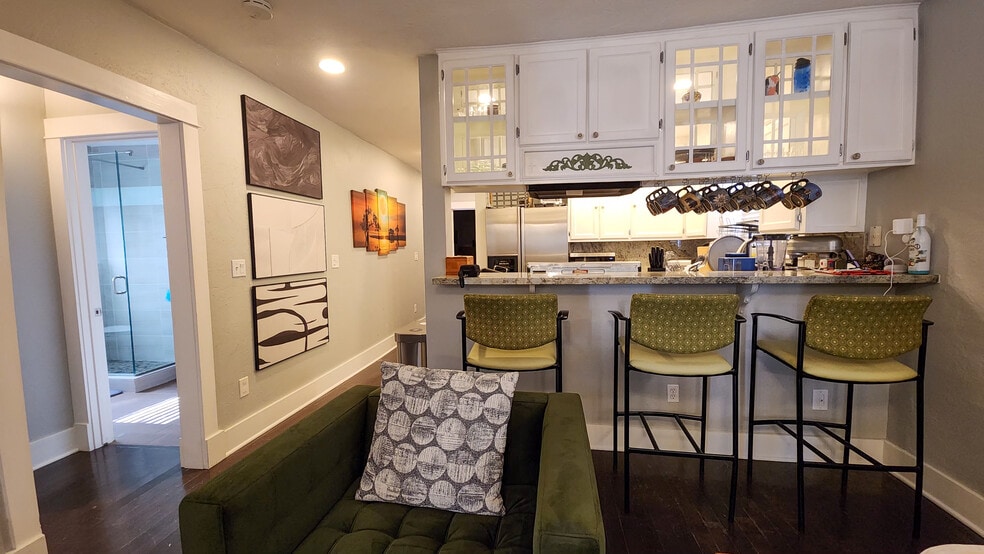 UNFURNISHED: This is how a tenant might use the space. - 60 W Lewis Ave