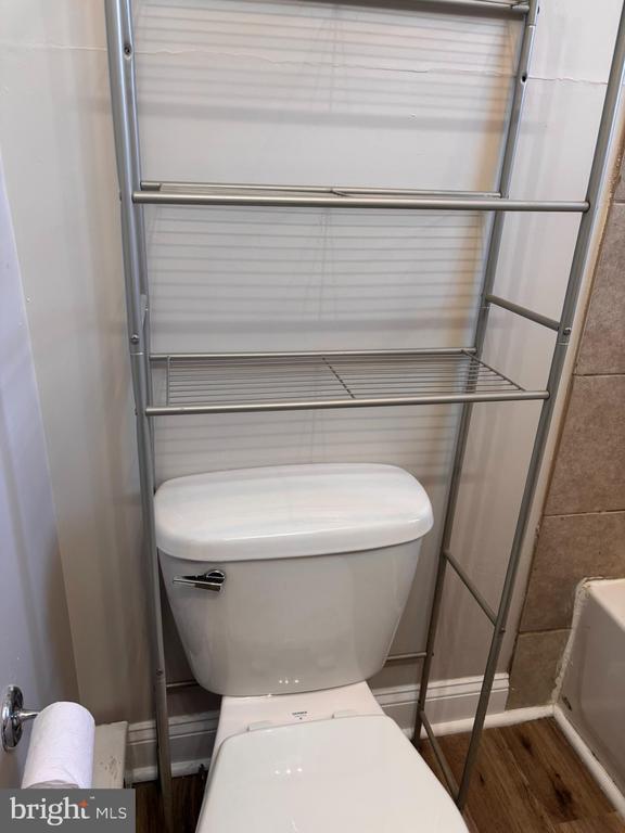 Building Photo - 125 E Bettlewood Ave