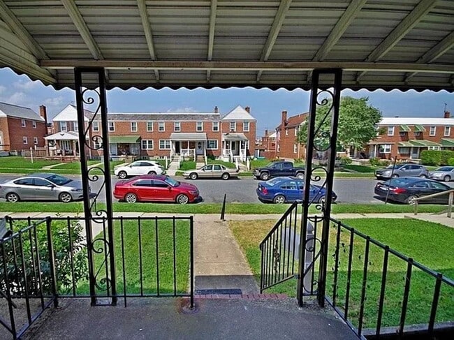 Building Photo - Desirable Dundalk Maryland 3 bedroom3 Full...