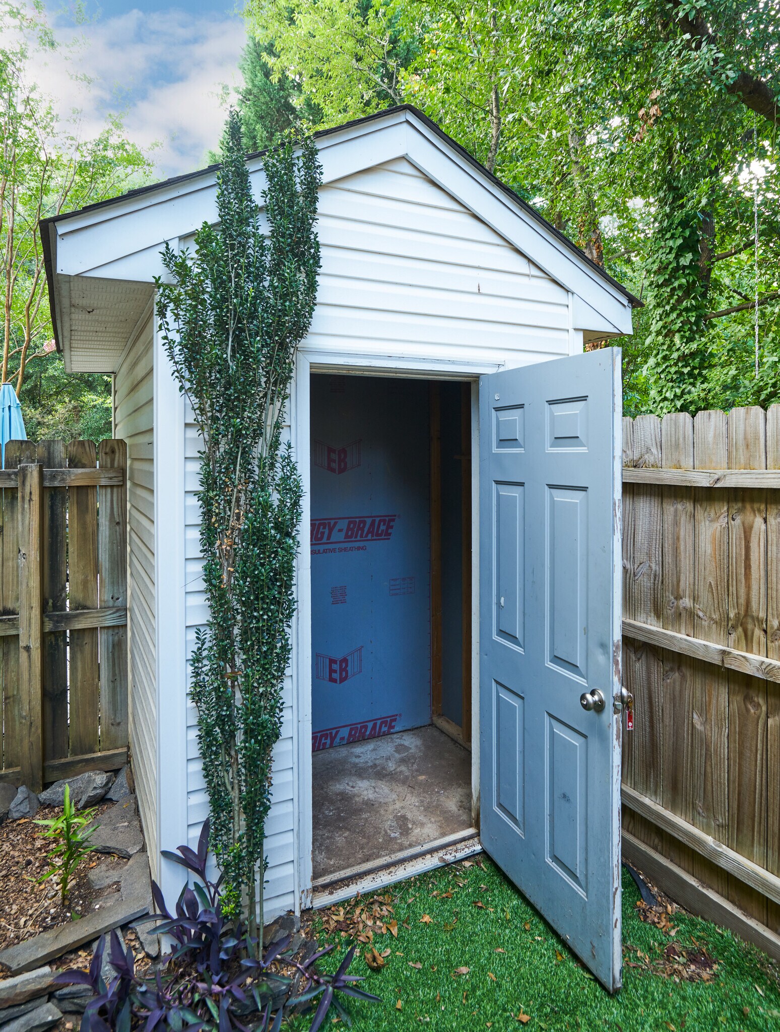 Building Photo - 420 Canewood Pl