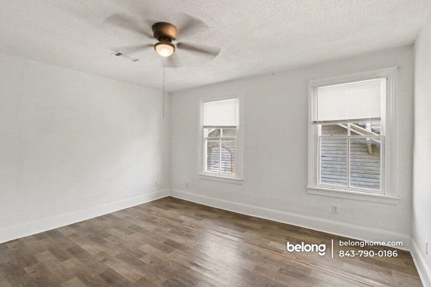 Building Photo - 914 Beman St