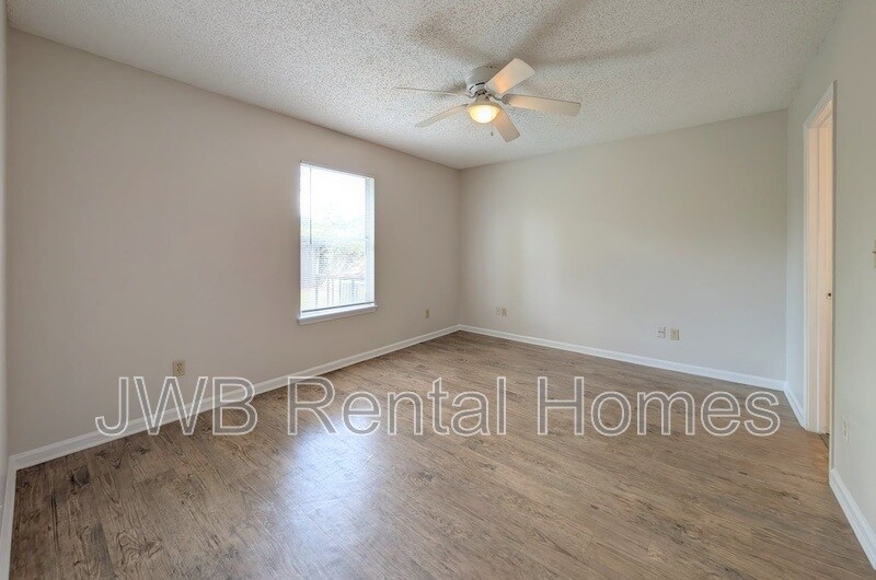 Building Photo - 2358 Scanlon Dr