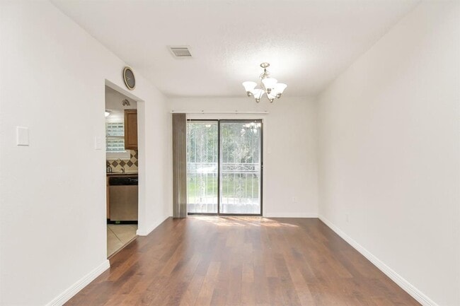 Building Photo - 11139 Holly Hill Ln