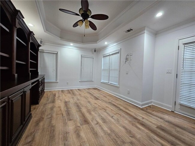 Building Photo - 735 Westwind Ln