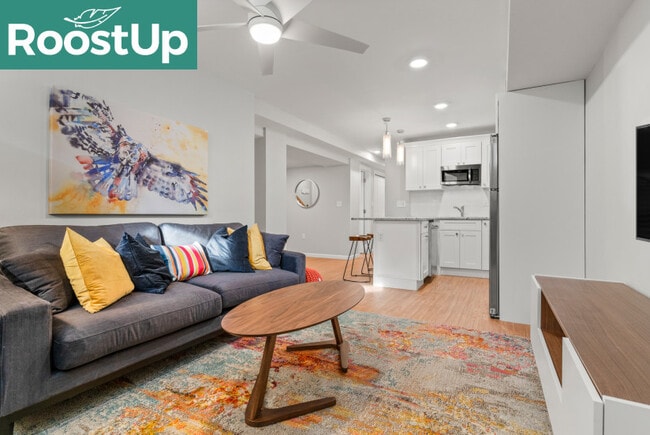 Building Photo - Furnished Bedroom with Private Bath in South Boston