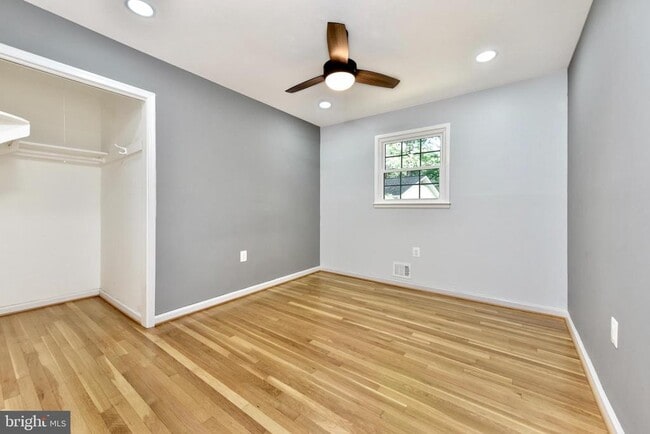 Building Photo - 5012 Dodson Dr