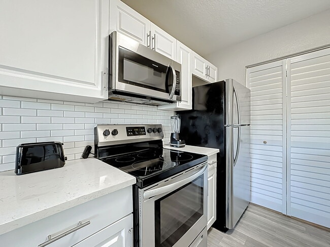 Building Photo - Westwood Boulevard, Orlando, FL 32821 - 2 BR 2 BA condo