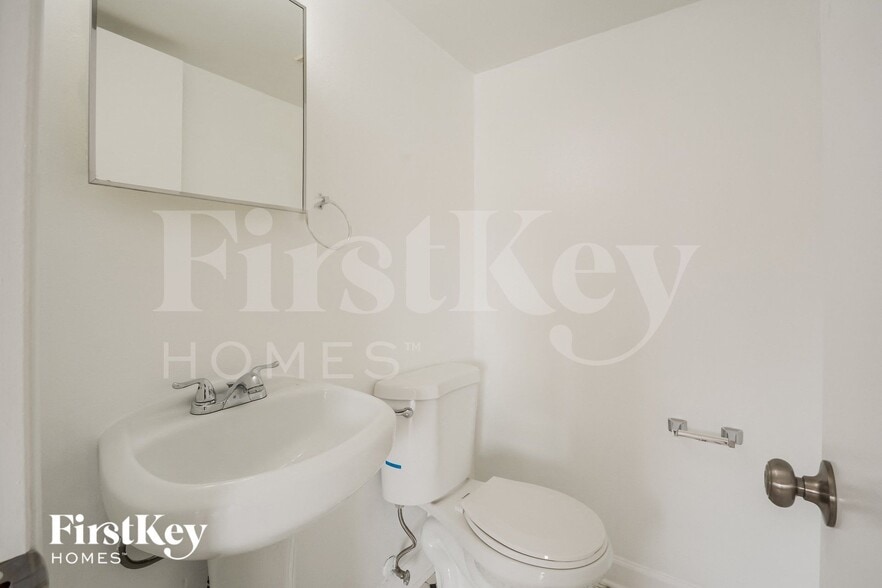 Building Photo - 1865 Waybridge Ln