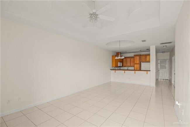 Building Photo - 14 Scottland Dr