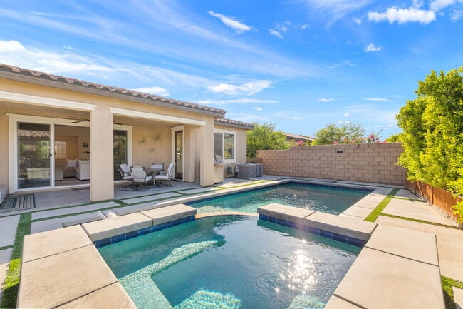 Building Photo - 81890 Via Encinitas