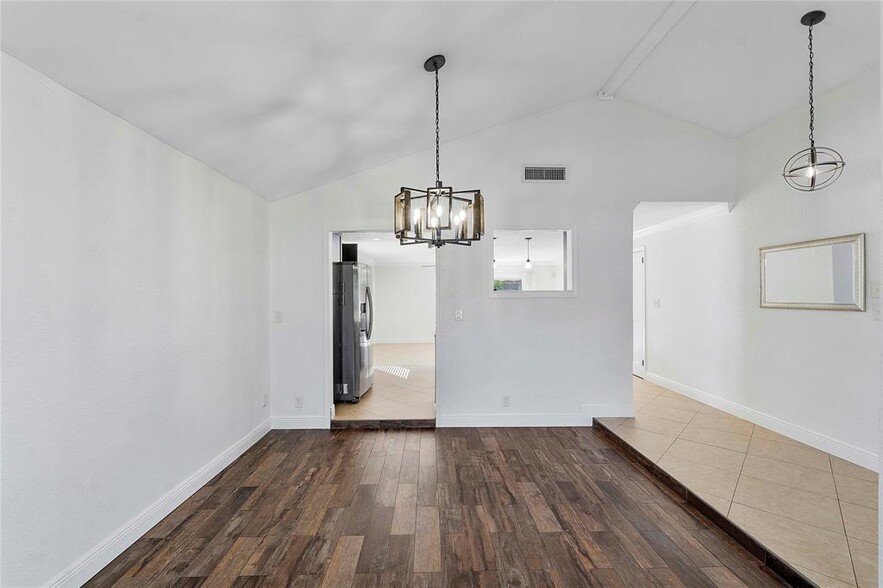 Building Photo - 7320 NW 45th Ct