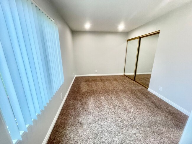 Building Photo - Single family home located in desirable Yorba Linda neighborhood! SMALL/MEDIUM DOGS OK!