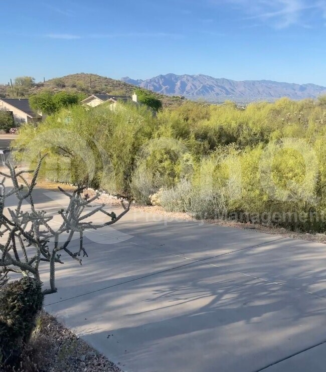 Building Photo - 824 S Saguaro Ridge Pl
