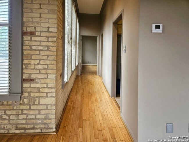 Building Photo - 221 Losoya St