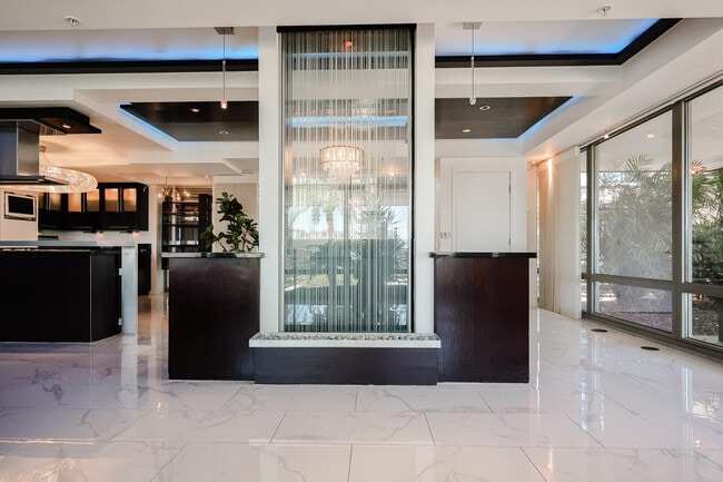 Building Photo - 7157 E Rancho Vista Dr